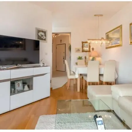 Vanja 아파트 트로기르